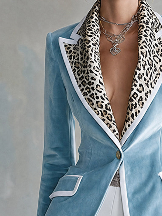 Pina&Noir | Şık Urban Leopar Desenli Yakalı Biyeli Açık Mavi Kadife Blazer