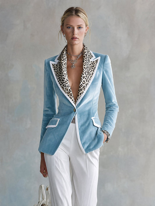 Pina&Noir | Şık Urban Leopar Desenli Yakalı Biyeli Açık Mavi Kadife Blazer